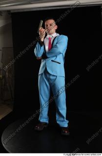 MIKAEL GOOD AGENT WITH GUN